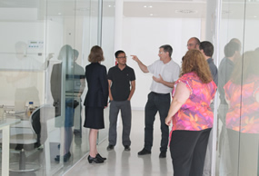 Visita Comités de Normalización ISO en los laboratorios de AINIA