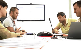 Reunión de trabajo en un proyecto de Open Innovation, AINIA Centro Tecnológico