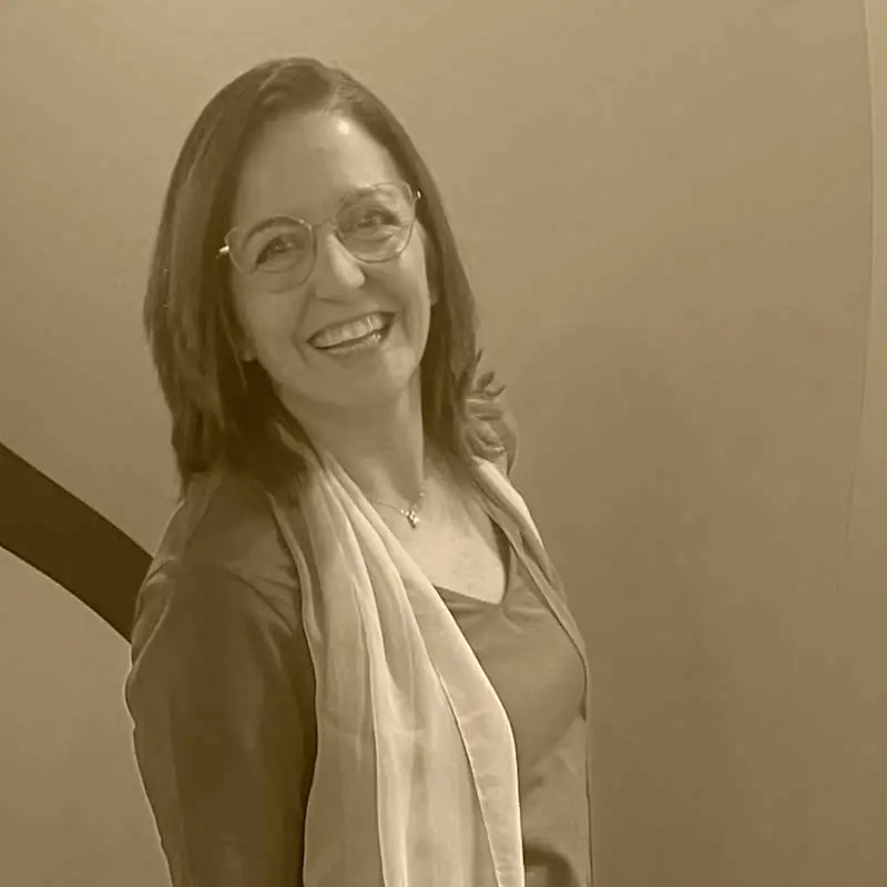 Natalia Batlle Natalia Batlle. Foto de perfil, acabado sepia