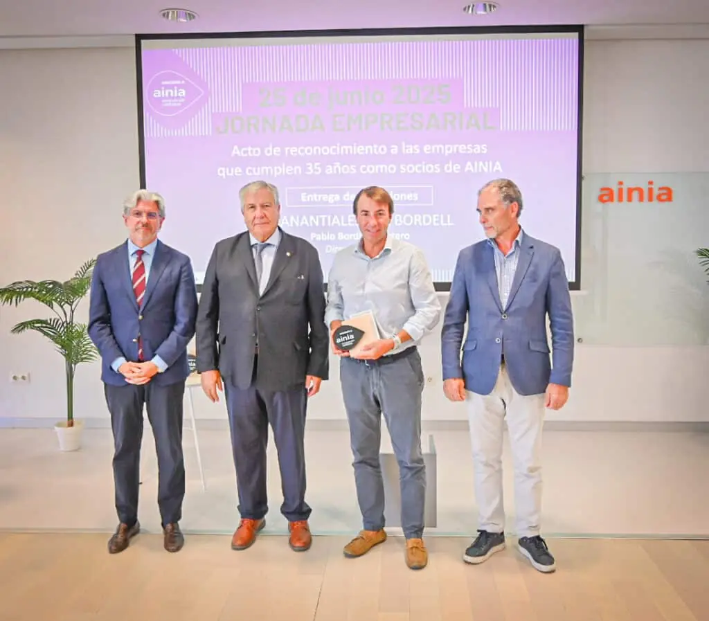 Entrega galardón empresas35años