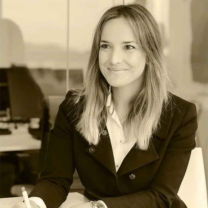 Mariam Burdeos Mariam Burdeos. Foto de perfil en sepia