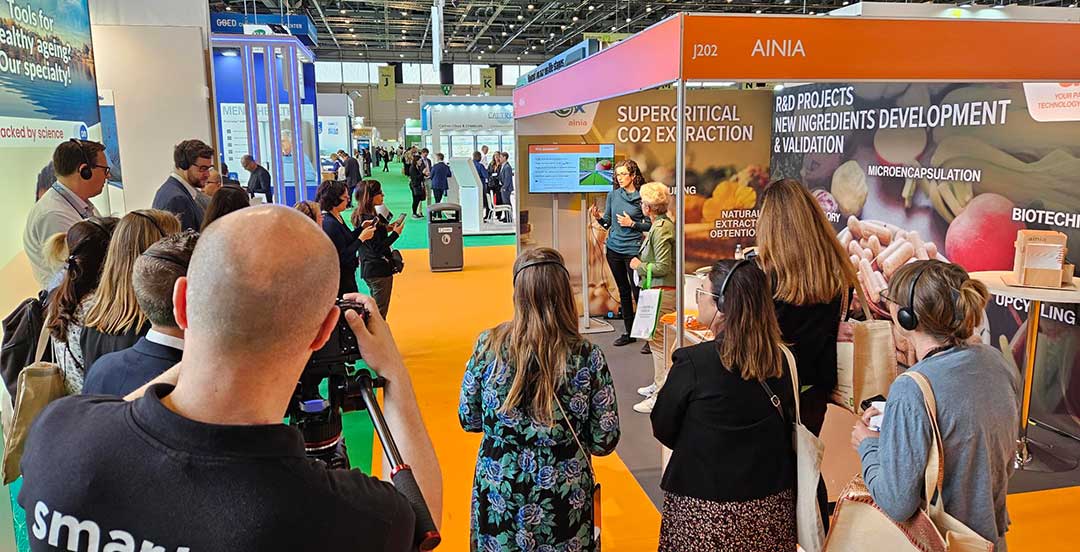 AINIA exponiendo en stand de ferias